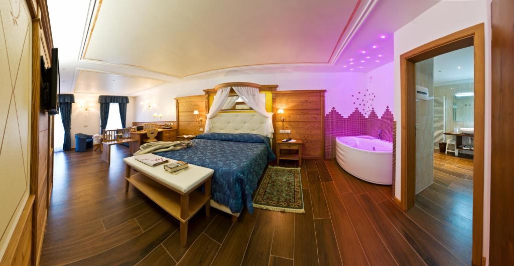 Cavallino Lovely Hotel Andalo Room photo